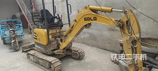 驾驶室整体（整机外观）