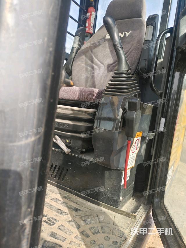 ?駕駛室正側(cè)（駕駛室部分）