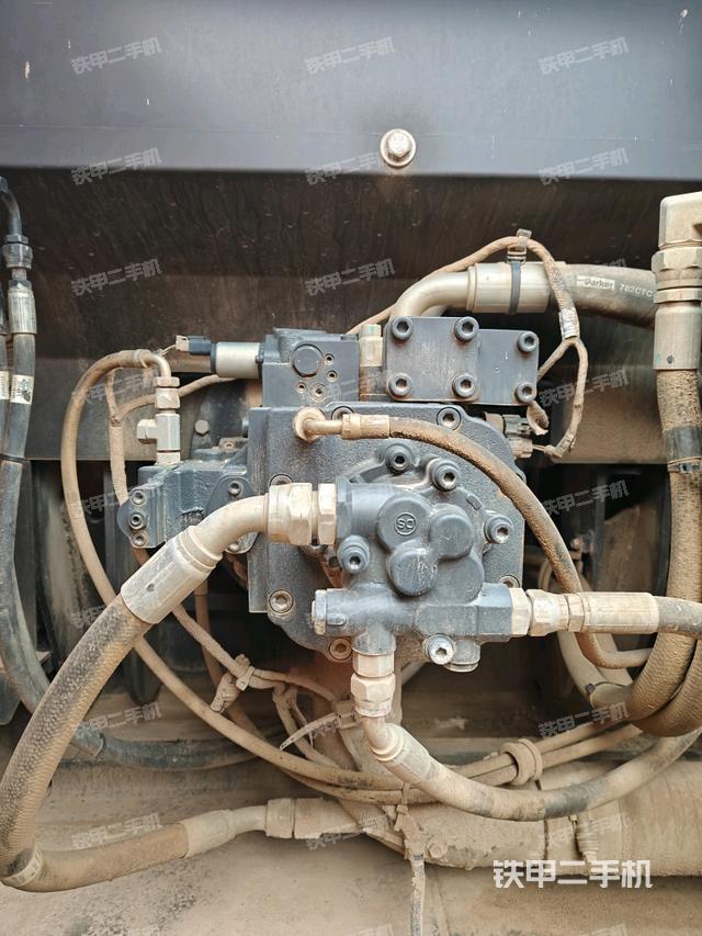 液压泵斜45 左（大件舱室）