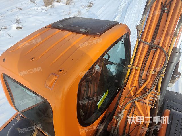 驾驶室顶部（整机外观）