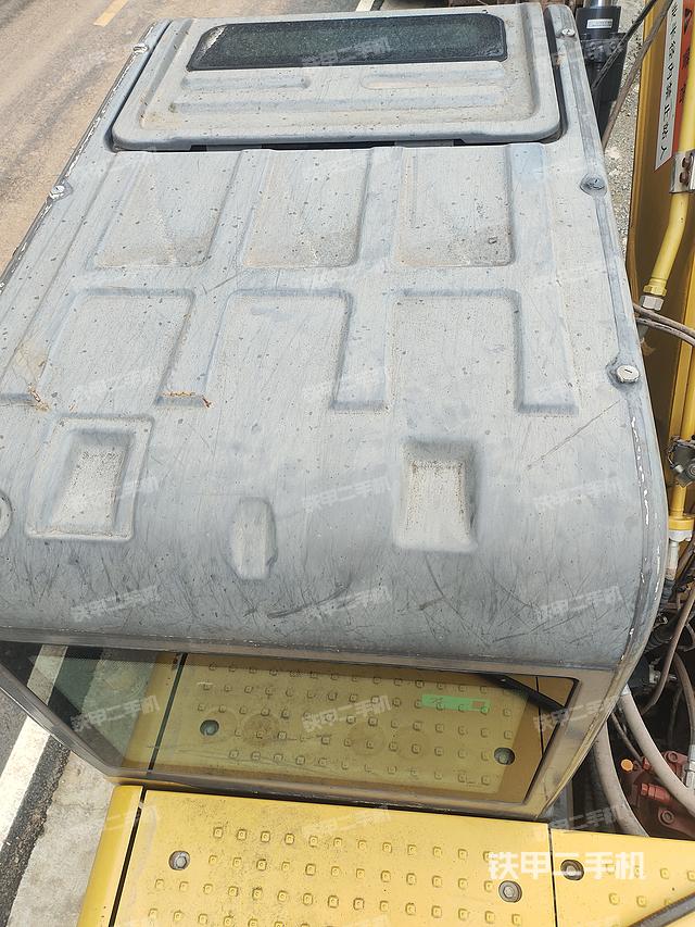 驾驶室顶部（整机外观）