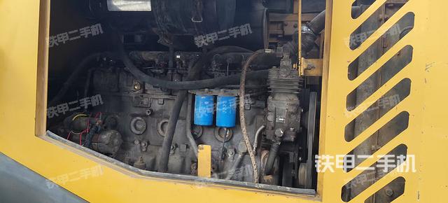 发动机右侧（整机外观及大件）