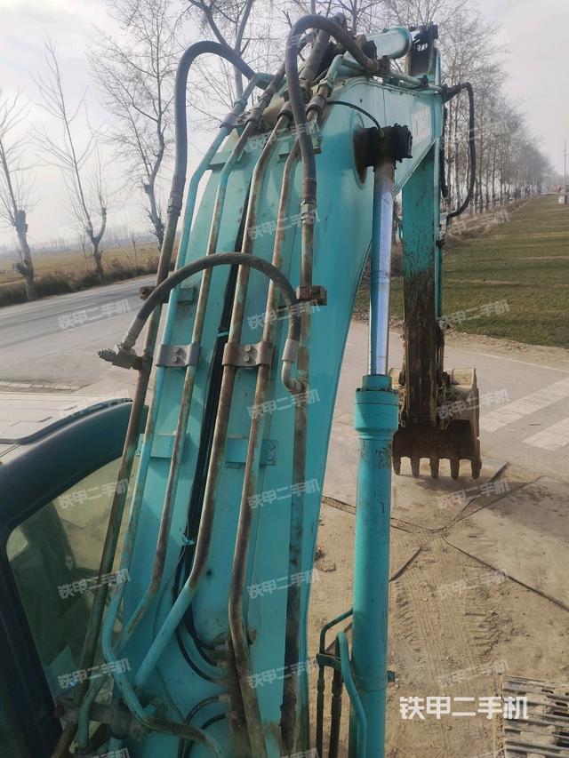 大臂背部俯視（工作和回轉(zhuǎn)裝置）