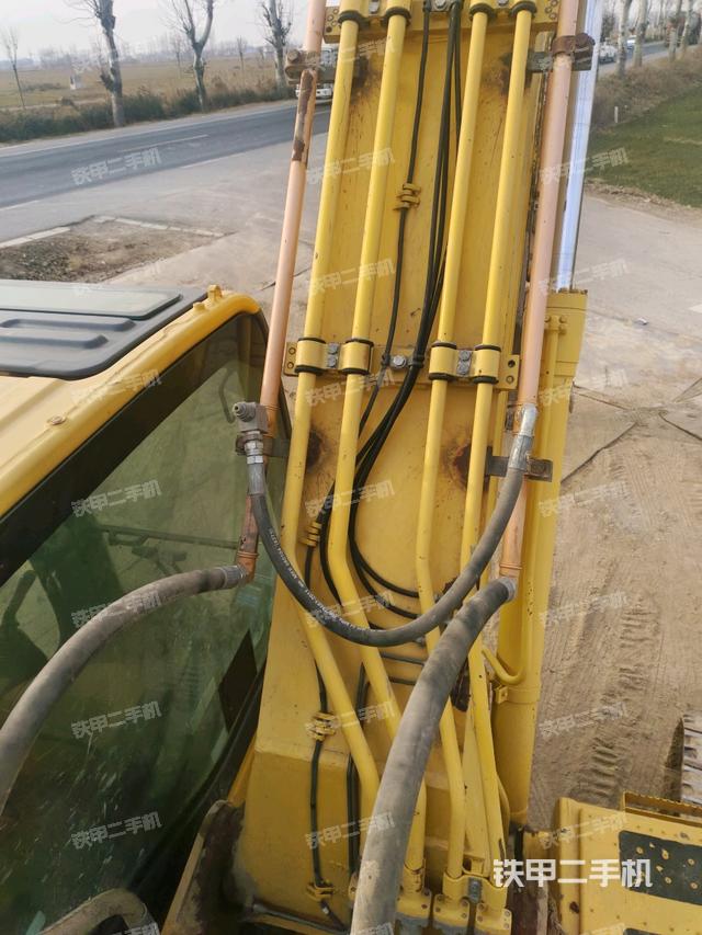 大臂背部俯視（工作和回轉(zhuǎn)裝置）