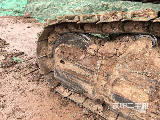 右驅(qū)動輪（行走機(jī)構(gòu)）