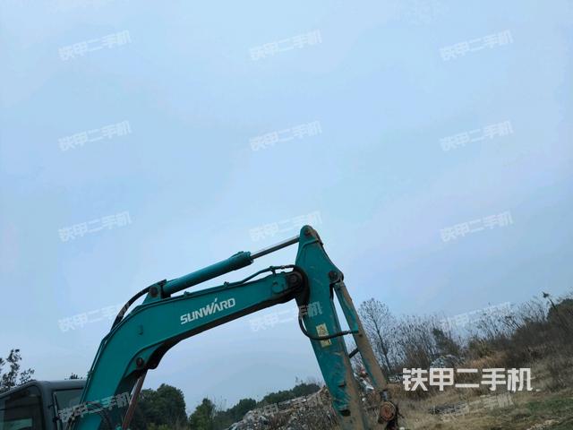 轉(zhuǎn)盤和下車架正前（工作和回轉(zhuǎn)裝置）