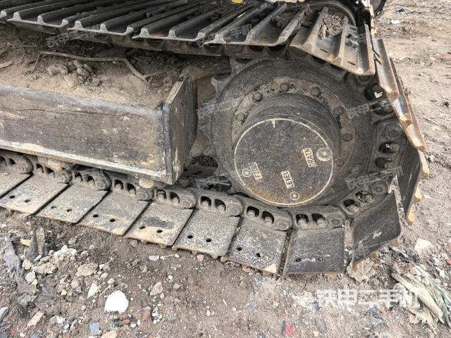 右驅動輪（行走機構）