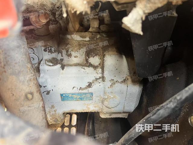 液壓泵艙室正面整體(整機外觀) 液壓泵艙室正面整體(整機外觀)