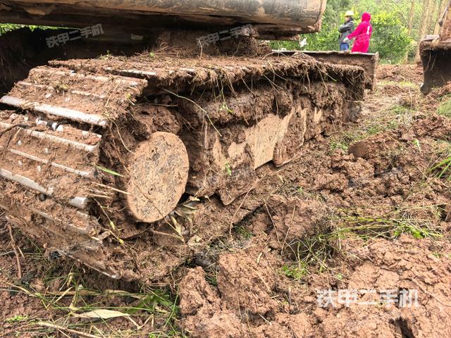 左側(cè)行走馬達蓋板（行走機構(gòu)）