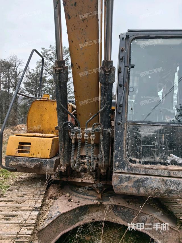 大臂油缸整體?豎拍（工作和回轉(zhuǎn)裝置）