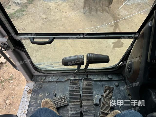 右側玻璃角標(駕駛室部分) 右側玻璃角標(駕駛室部分)