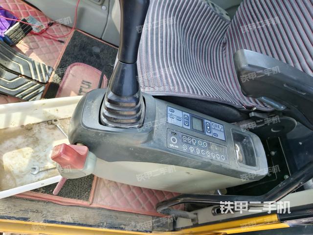 座椅后部(駕駛室部分) 座椅后部(駕駛室部分)