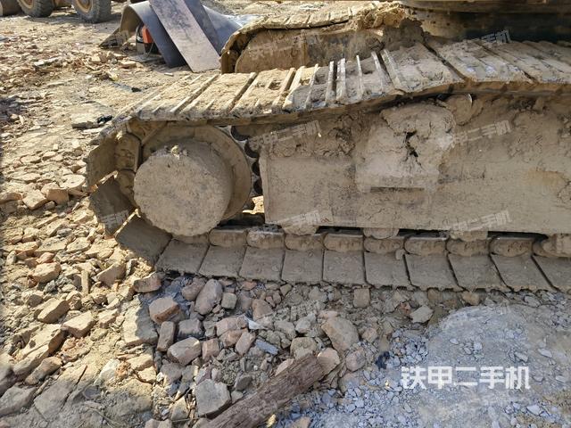 左側(cè)履帶整體?(行走機(jī)構(gòu)) 左側(cè)履帶整體?(行走機(jī)構(gòu))