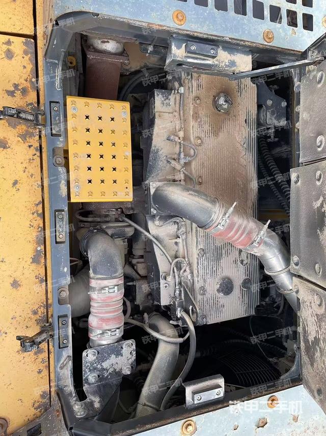 發(fā)動機整體俯視(整機外觀) 發(fā)動機整體俯視(整機外觀)