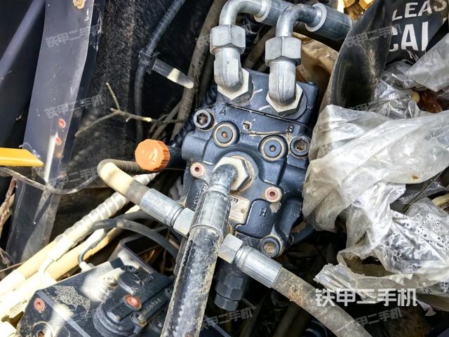 回轉(zhuǎn)馬達(dá)(上車(chē)部件) 回轉(zhuǎn)馬達(dá)(上車(chē)部件)
