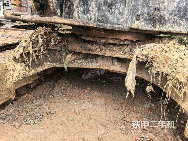 轉(zhuǎn)盤和下車架正前（工作和回轉(zhuǎn)裝置）