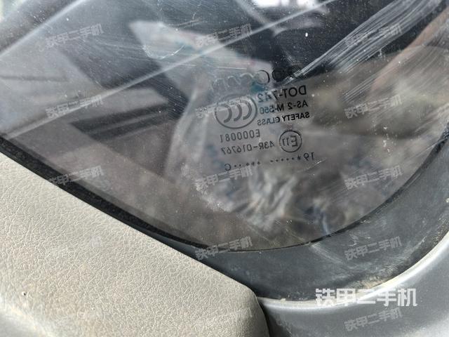 駕駛室左前45度（駕駛室部分）