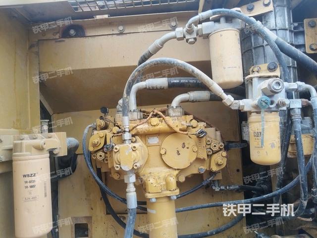 液壓泵艙室正面整體（整機(jī)外觀）