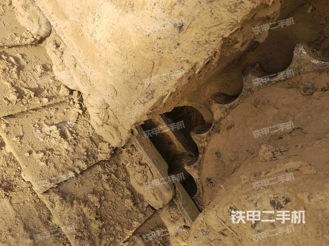 左導(dǎo)向輪（行走機(jī)構(gòu)）