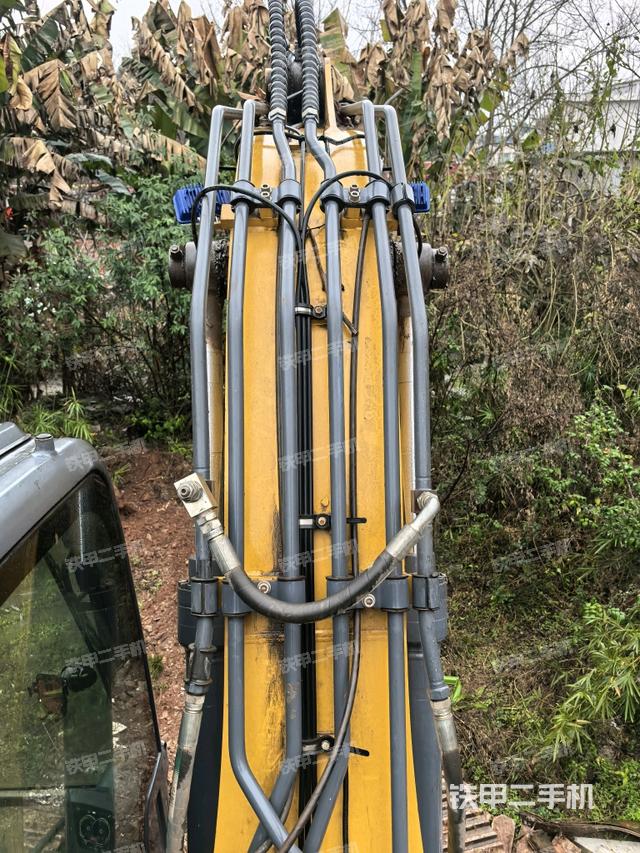 大臂背部俯視（工作和回轉(zhuǎn)裝置）