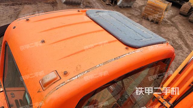 驾驶室顶部（整机外观）