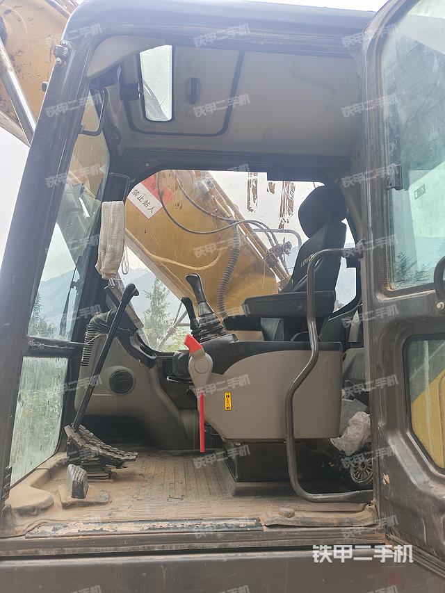 驾驶室整体（整机外观）