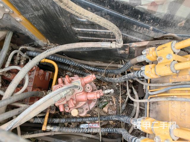 回轉(zhuǎn)馬達（上車部件）