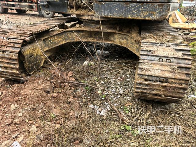 轉(zhuǎn)盤和下車架正前（工作和回轉(zhuǎn)裝置）