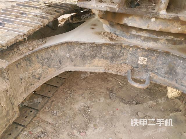 轉盤和下車架正前(工作和回轉裝置) 轉盤和下車架正前(工作和回轉裝置)