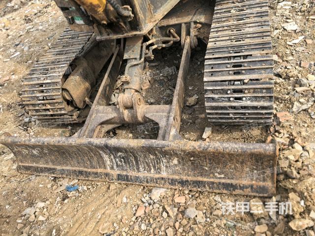 轉(zhuǎn)盤和下車架正前（工作和回轉(zhuǎn)裝置）