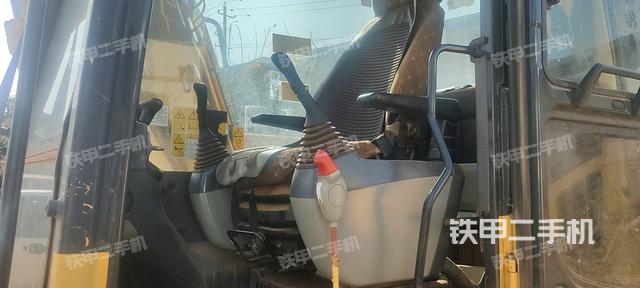 駕駛室整體（整機(jī)外觀）