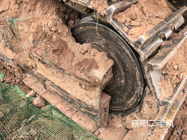 左導(dǎo)向輪（行走機(jī)構(gòu)）