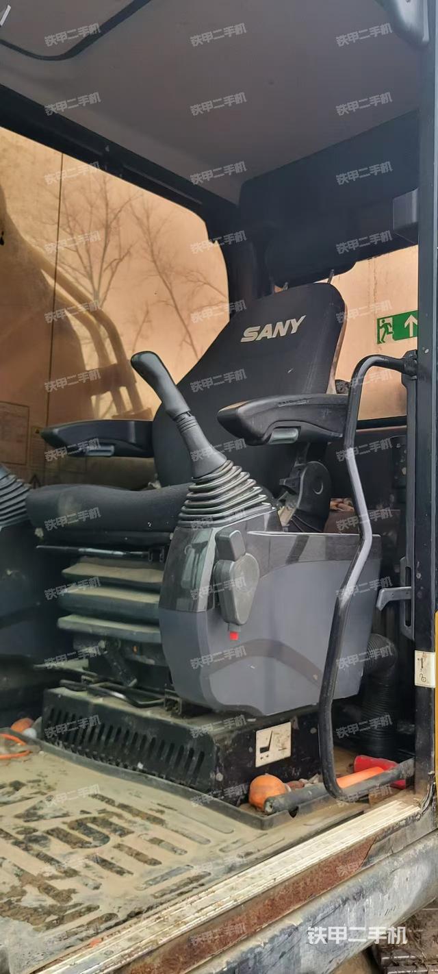 驾驶室整体（整机外观）