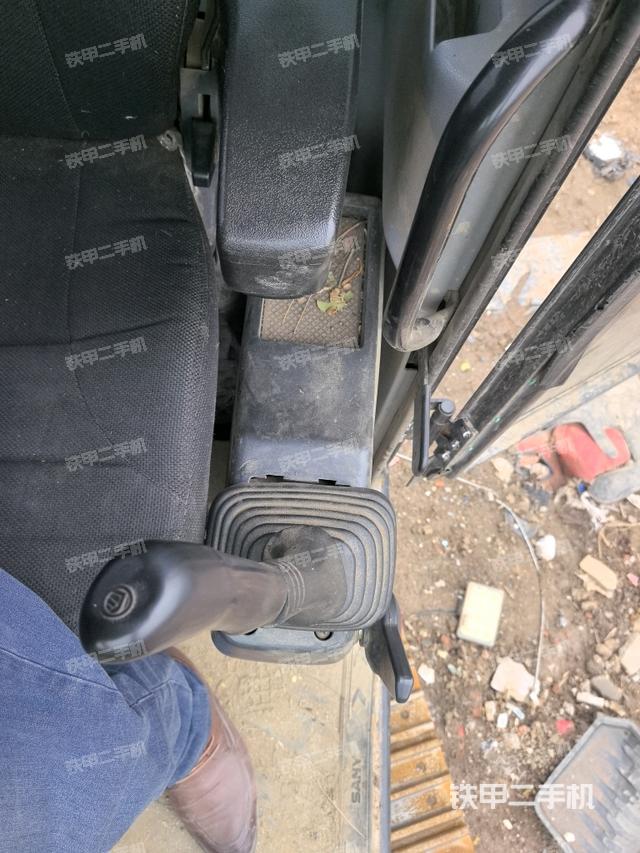 座椅左側控制臺/音響/含左手柄（駕駛室部分）