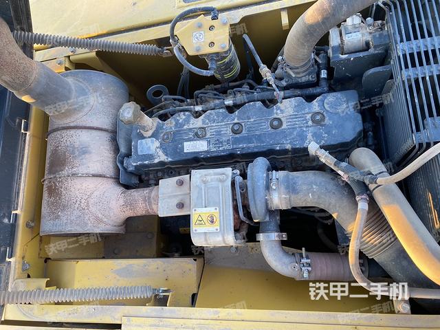 發(fā)動(dòng)機(jī)室（上車部件）