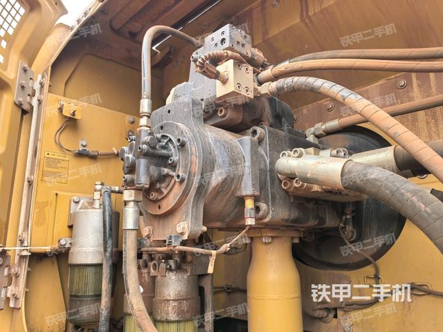 液壓泵斜45?右（大件艙室）