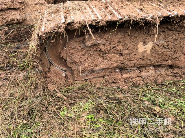 左側(cè)履帶整體?（行走機構(gòu)）