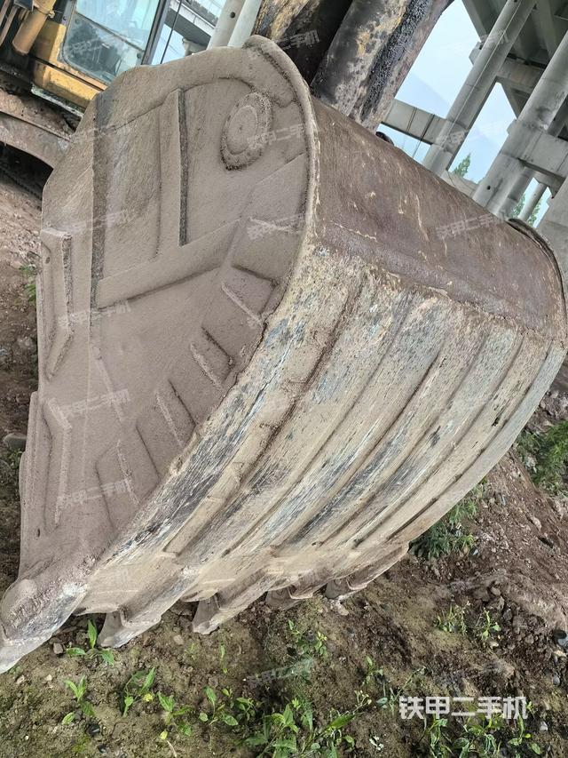 大臂油缸整體?豎拍(工作和回轉(zhuǎn)裝置) 大臂油缸整體?豎拍(工作和回轉(zhuǎn)裝置)