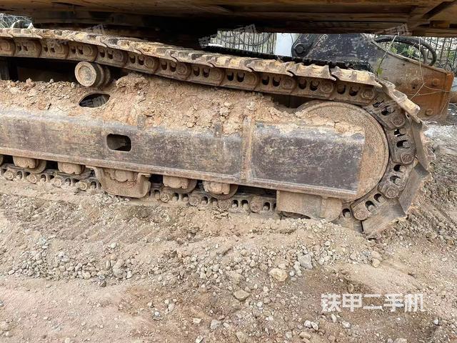 單側履帶整體(整機外觀) 單側履帶整體(整機外觀)