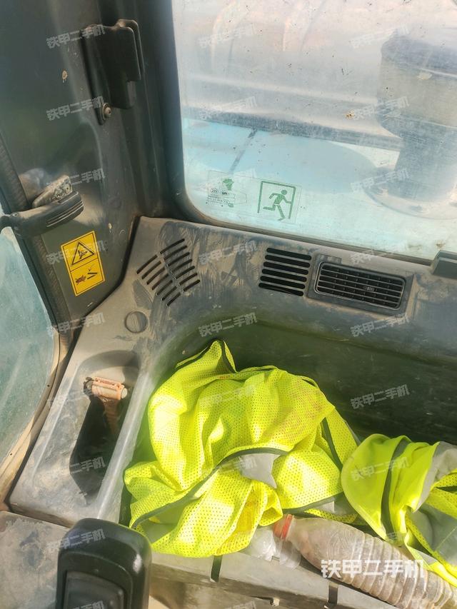 后窗玻璃角標(biāo)（駕駛室部分）