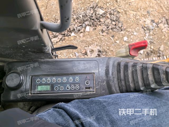 座椅左側(cè)控制臺/音響/含左手柄（駕駛室部分）