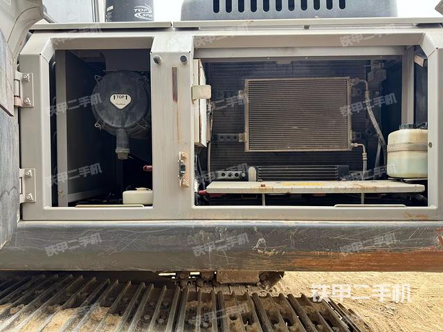 散熱器正面(大件艙室) 散熱器正面(大件艙室)