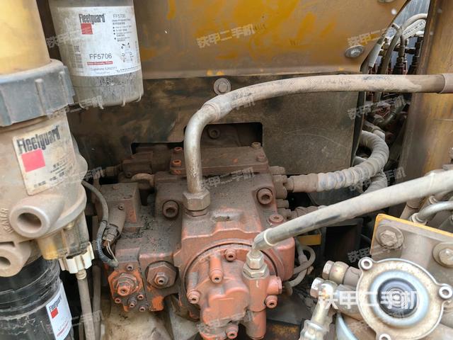 液壓泵斜45?左（大件艙室）