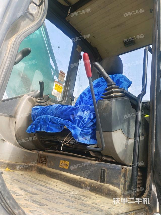 駕駛室正側(cè)（駕駛室部分）