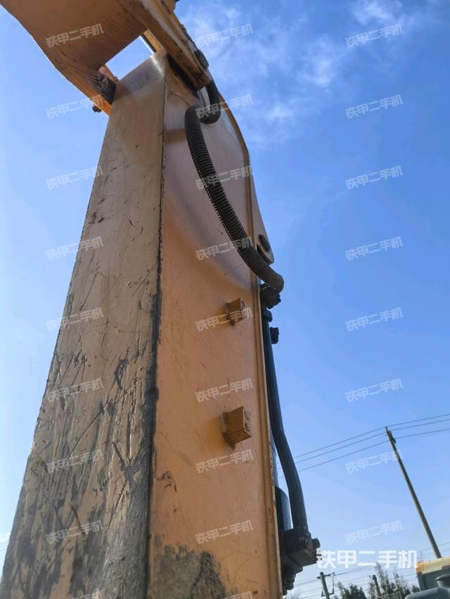 小臂整體左后(工作和回轉(zhuǎn)裝置) 小臂整體左后(工作和回轉(zhuǎn)裝置)