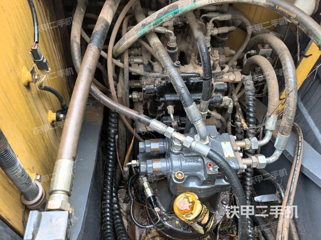 回轉(zhuǎn)馬達(dá)（上車部件）