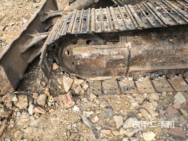 右驅(qū)動輪（行走機(jī)構(gòu)）