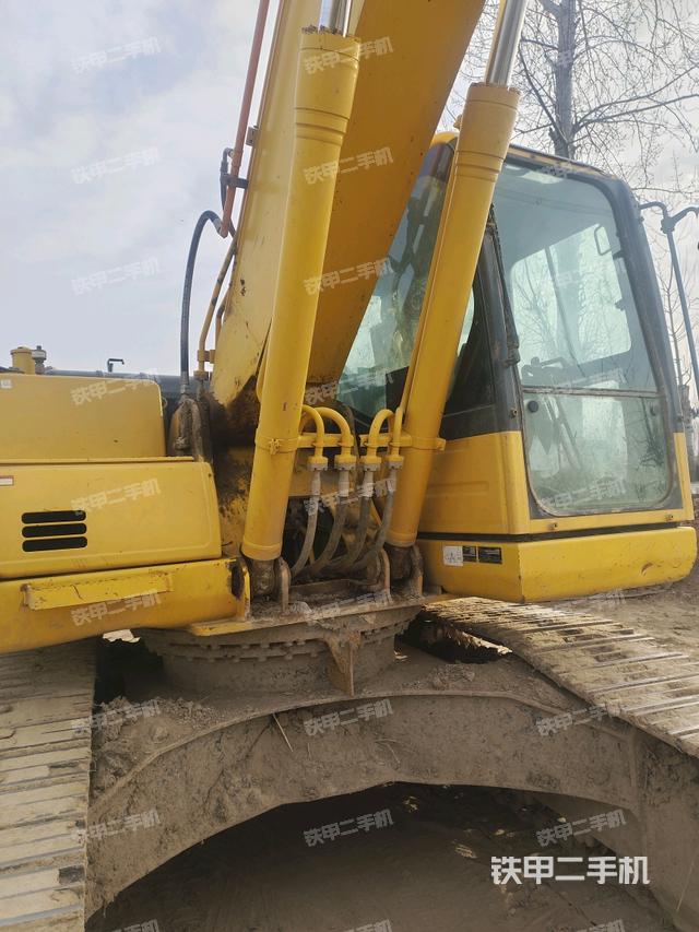 轉(zhuǎn)盤和下車架正前（工作和回轉(zhuǎn)裝置）