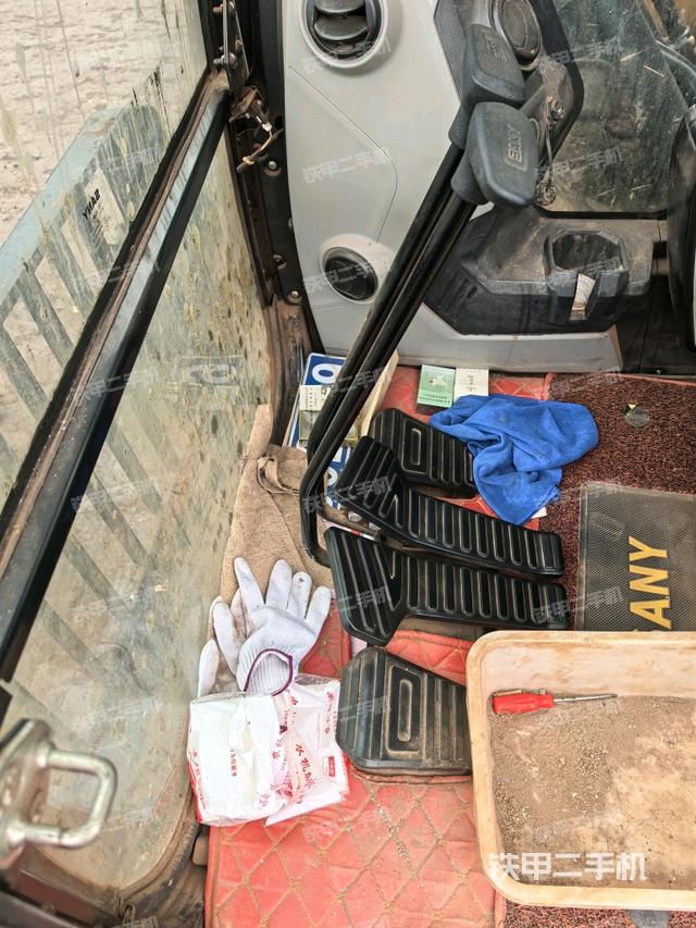 后窗玻璃角標(biāo)（駕駛室部分）