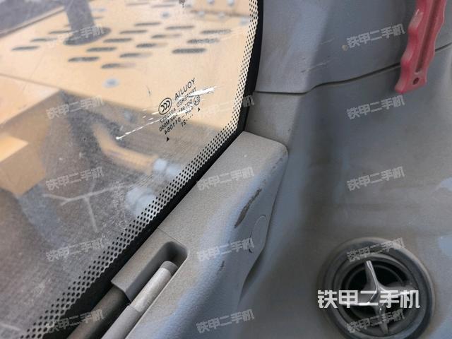 后窗玻璃角標（駕駛室部分）